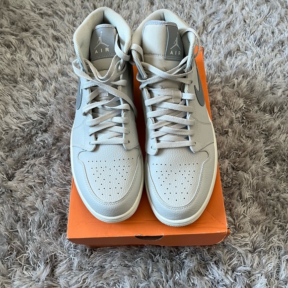 Nike Jordan 1 mid “light bone” - Picture 9 of 13